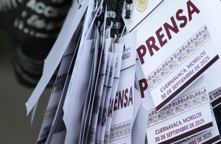 Sheinbaum llama a regular redes sociales ante difusión de noticias falsas y bots